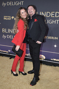 Weltpremiere der 'Blinded by Delight' Grand Show 2025 in Berlin