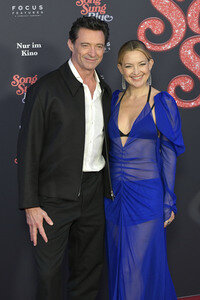 Filmpremiere 'Song Sung Blue' in Berlin