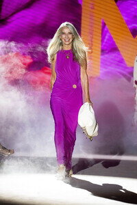 Lola Casademunt by Maite Fashion Show auf der Mercedes-Benz Fashion Week Madrid