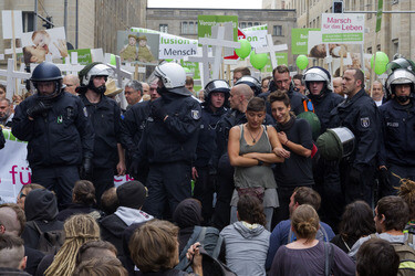 Gegendemonstration zum 'Marsch für das Leben', Berlin