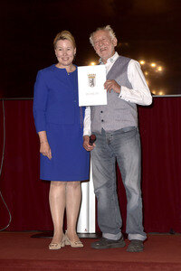 Theaterpremiere 'Der eingebildet Kranke' und 90. Geburtstag von Dieter Hallervorden in Berlin