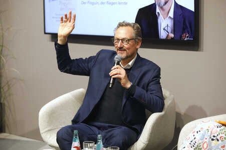 Eckart von Hirschhausen auf der Frankfurter Buchmesse 2025 in Frankfurt