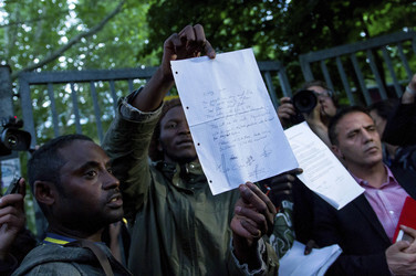 Einigung mit Flüchtlingen in der besetzten Gerhart-Hauptmann-Schule, Berlin