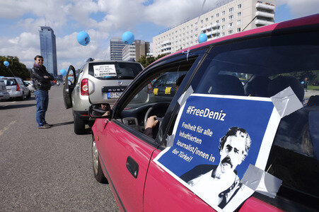 Demonstration für die Freilassung von Deniz Yücel in Berlin