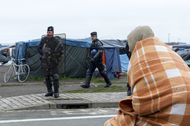 Französische Polizei räumt Flüchtlingslager bei Calais