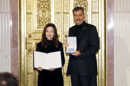 Verleihung des  Bayerischen Verdienstordens an  Vicky Leandros in München