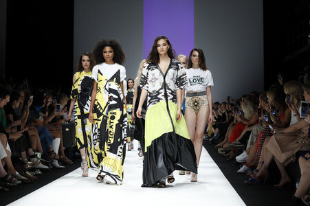 Rebekka Ruétz Fashion Show auf der Berlin Fashion Week Spring/Summer 2019
