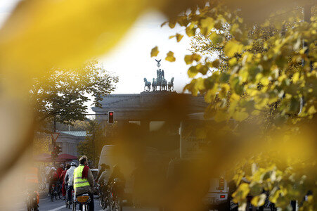 Das Brandenburger Tor in Berlin im Herbst