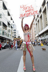 Demoparade gegen Fashion Terror und für Faire Mode und Trashion, Berlin