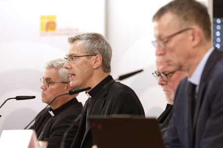 Pressegespräch bei der bei der Herbst-Vollversammlung der Deutschen Bischofskonferenz in Fulda
