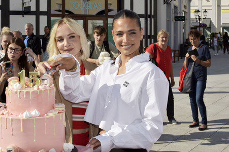 Photocall zum 15-jährigen Jubiläum des Designer Outlet Berlin in Wustermark