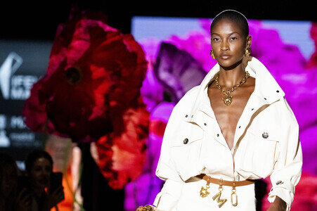 Lola Casademunt by Maite Fashion Show auf der Mercedes-Benz Fashion Week Madrid