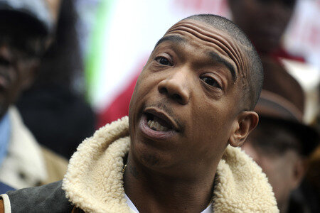 Protestaktion mit Ja Rule gegen die NYCHA in New York