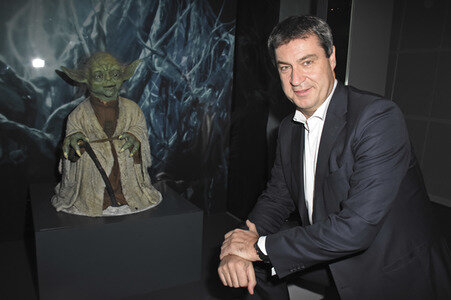 Markus Söder besucht 'Star Wars Identities' in München