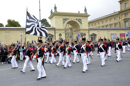 Trachten- und Schützenzug 2015 in München
