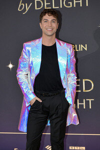 Weltpremiere der 'Blinded by Delight' Grand Show 2025 in Berlin