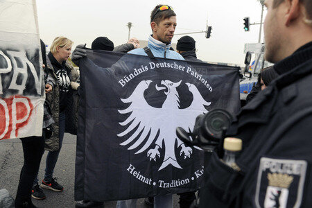 'Merkel muss weg' Demo in Berlin