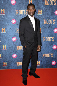 Preview der Serie 'Roots' in München