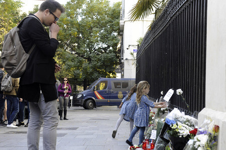Madrid in Trauer um Opfer der Terroranschläge in Paris