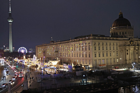 Weihnachtsmarkt am Humboldt Forum in Berlin