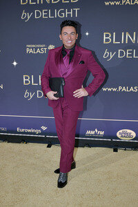 Weltpremiere der 'Blinded by Delight' Grand Show 2025 in Berlin