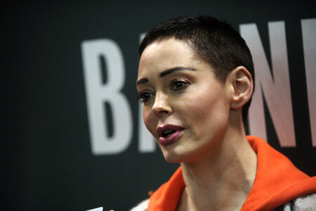 Buchsignierstunde mit Rose McGowan Book in New York