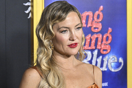 Closing Ceremony und Filmpremiere 'Song Sung Blue', AFI Fest 2025 in Los Angeles