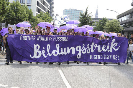Demonstration 'Bildungsstreik - Jugend gegen G20' in Hamburg