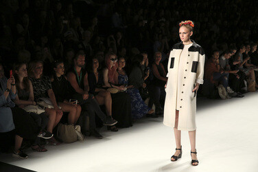 Rebekka Ruetz Fashion Show auf der Mercedes-Benz Fashion Week Spring/Summer 2016