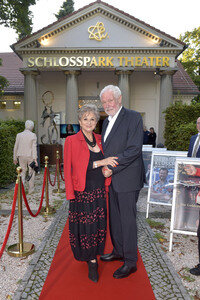 Theaterpremiere 'Der eingebildet Kranke' und 90. Geburtstag von Dieter Hallervorden in Berlin