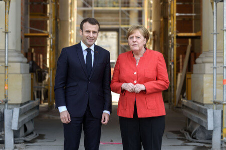 Angela Merkel emfpängt Emmanuel Macron in Berlin