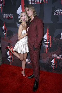 Filmpremiere 'Corporate Retreat' in Burbank
