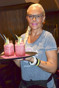 Pinktober Charity 'Server For A Day' in München
