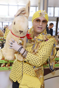 Charity Osterhasen Verkauf in Hamburg