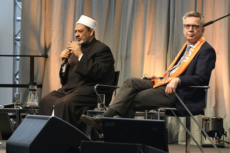 De Maizière und al-Tayyeb auf dem 36. Deutschen Evangelischen Kirchentag in Berlin
