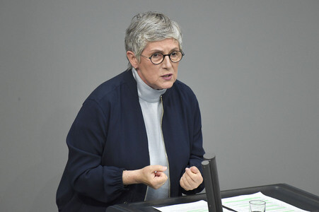 90. Sitzung des Deutschen Bundestages in Berlin