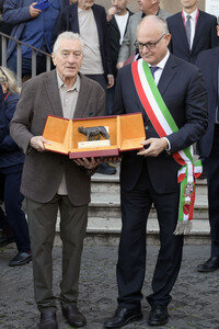 Verleihung des Lupa Capitolina an Robert De Niro in Rom