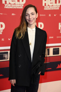 Filmpremiere 'Der Held vom Bahnhof Friedrichstraße' in Berlin