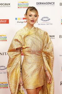 Goldene Bild der Frau 2025 in Hamburg