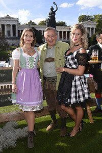 In Käfers Wiesn-Schänke bei der Eröffnung vom Oktoberfest 2018 in München