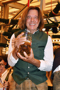 Wiesn Anstich im Schottenhamel Festzelt auf dem Oktoberfest 2025 in München