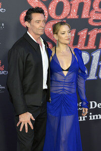 Filmpremiere 'Song Sung Blue' in Berlin