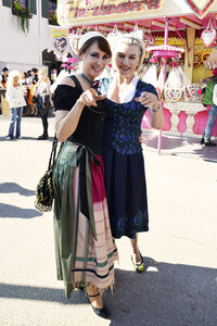 Damen-Wiesn 2015 von Unternehmerin Regine Sixt auf dem Oktoberfest in München