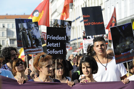 Protest gegen das Vorgehen der türkischen Regierung nach dem gescheiterten Militärputsch