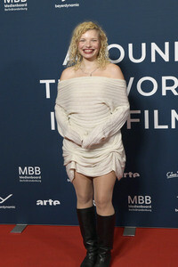 Festival Opening und Filmpremiere 'Sentimental Value', Around the World in 14 Films Weltkinofestival 2025 in Berlin