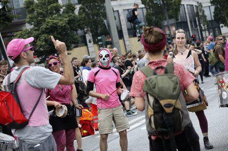 '#BlockG20 – colour the red zone!' Demonstration in Hamburg