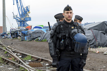 Französische Polizei räumt Flüchtlingslager bei Calais