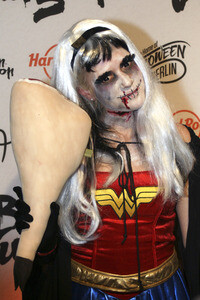Halloween Party by Natascha Ochsenknecht im Berlin Dungeon