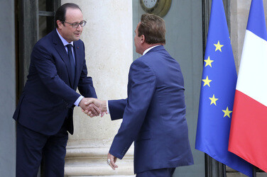 Francois Hollande empfängt Arnold Schwarzenegger im Élysée-Palast, Paris