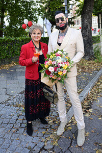 Theaterpremiere 'Der eingebildet Kranke' und 90. Geburtstag von Dieter Hallervorden in Berlin
